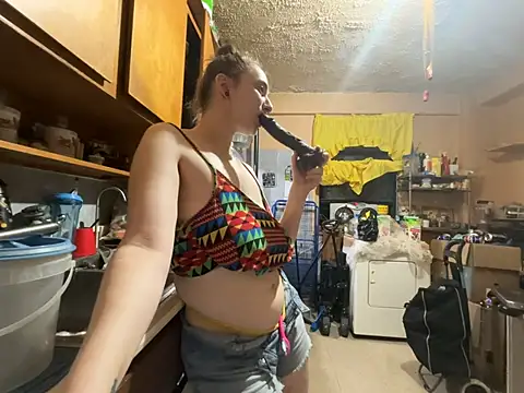 Snowbunnycake_131 webcam