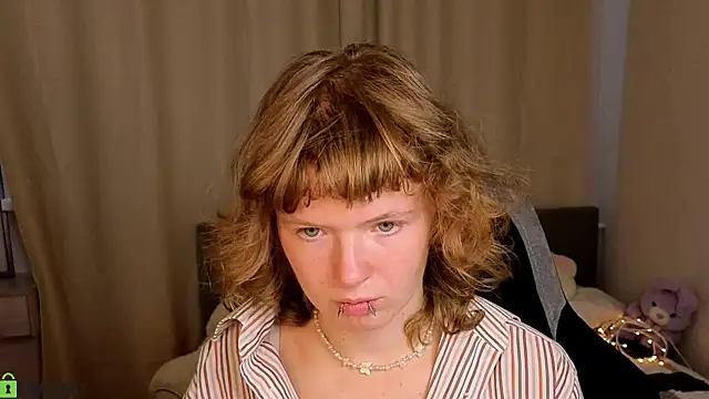 VioletDesiree webcam