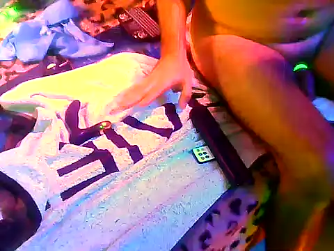 Floschae live cam on StripChat