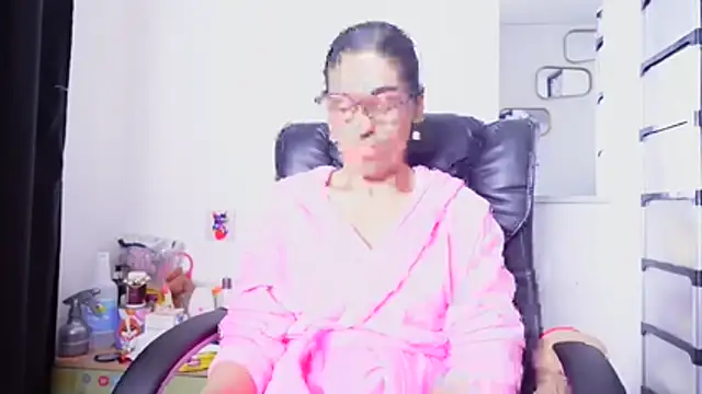 Aries_Mature webcam