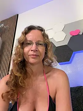 AnnikaRose live cam