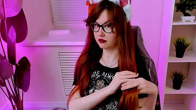CarolGiggly live cam on StripChat