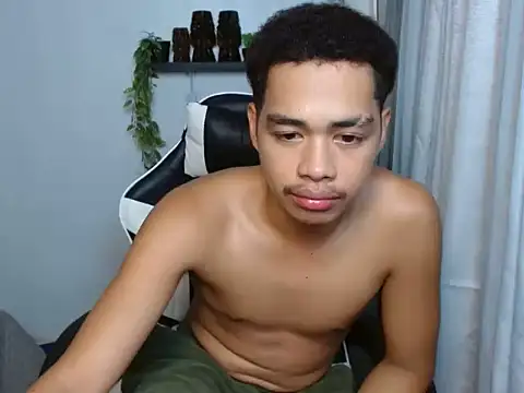 curlyasian_njxx live cam on StripChat