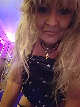 annika_lately webcam