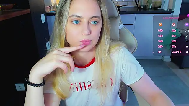 blonde_kellyy webcam