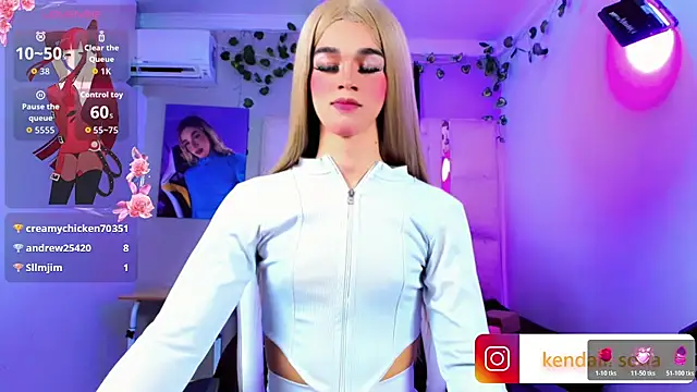 Sophiaa_doll_ webcam
