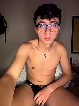 CamiRojas_boy webcam