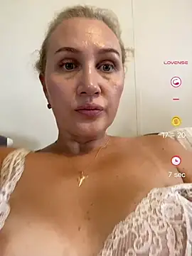 YourBlondee