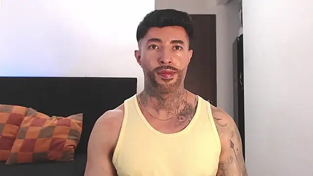 andrea_de_lucaa webcam