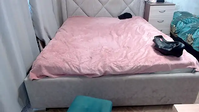 juliettkalen live cam on StripChat