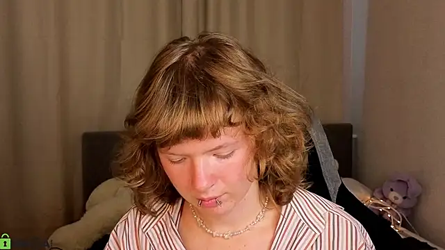 VioletDesiree webcam