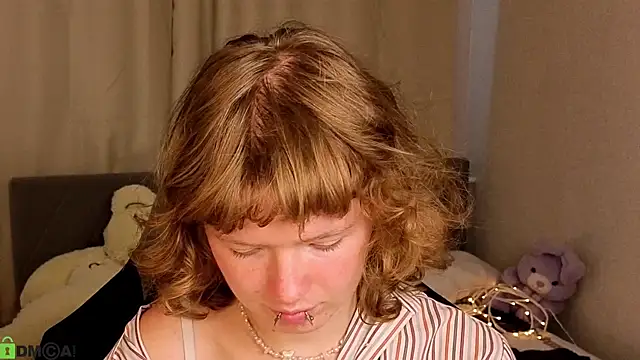 VioletDesiree webcam