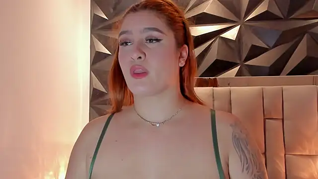 megan_whitee__ webcam