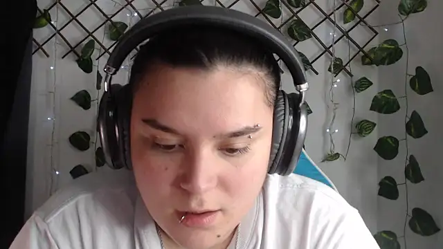 nika_1_ - Nika_1_'s free webcam - UK Sex Cams