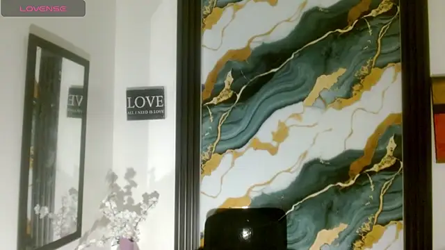 Sharlotte_Jones webcam