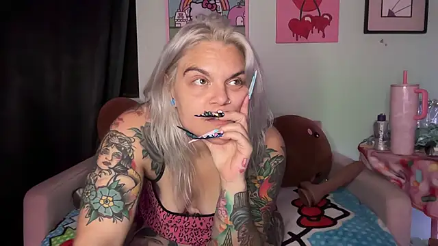 CherryBombBomb webcam