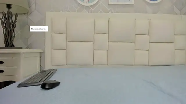 naia_cox webcam