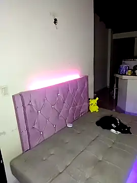 CatwomanAndHotman webcam