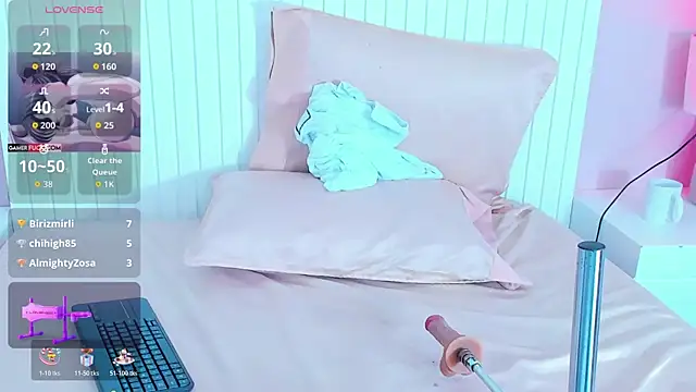 _Curvyqueen webcam