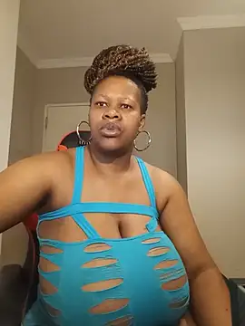 bustylisa1983 webcam