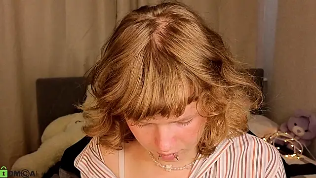 VioletDesiree webcam