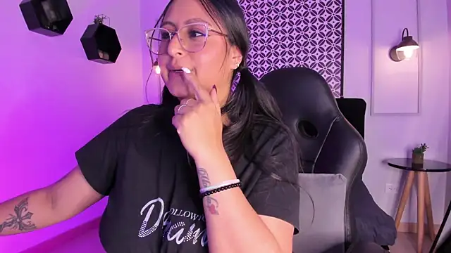 Amber_gold_ webcam