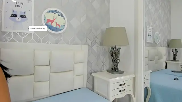 naia_cox webcam