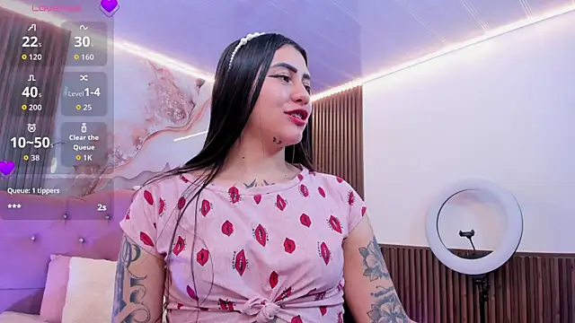 Kiara_tay live cam on StripChat