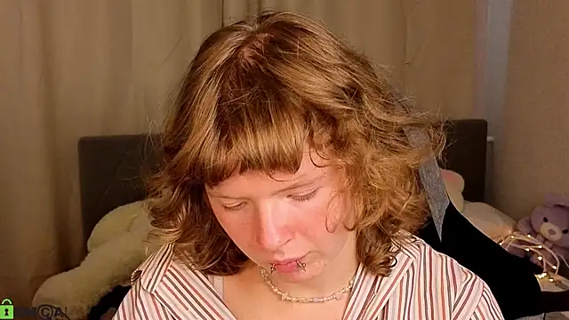 VioletDesiree webcam