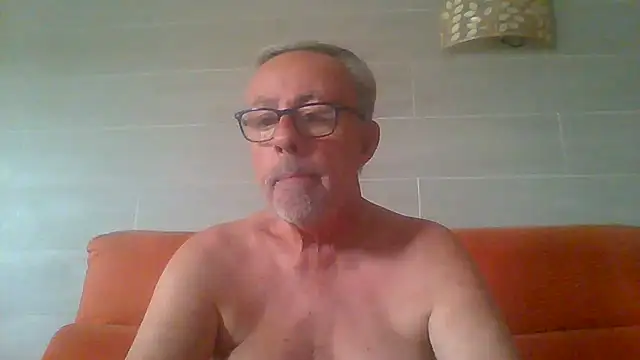 tuggy59 live cam on StripChat
