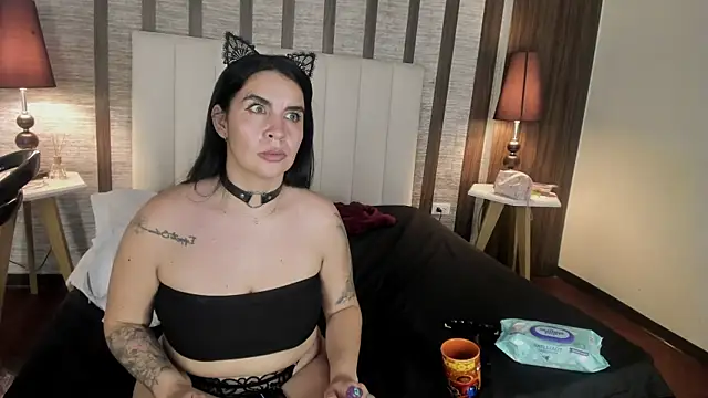 Hannah_Cross webcam