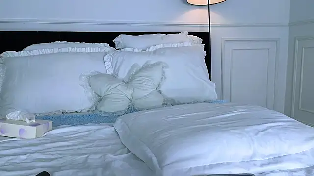 NicoleMarani live cam on StripChat