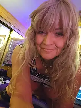 annika_lately webcam