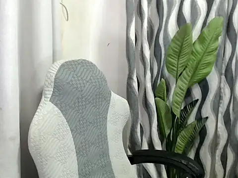 sweetiie_caren webcam