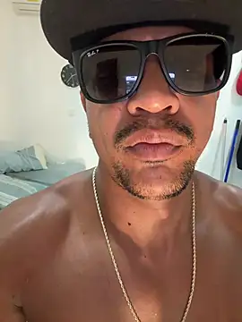 bigdick211292 webcam