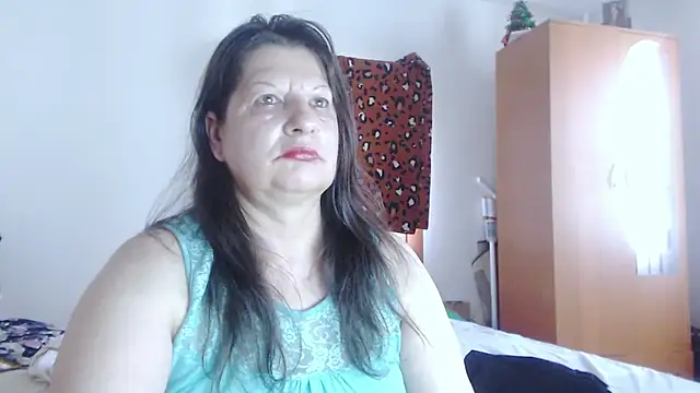 ExtasyMature live cam on StripChat