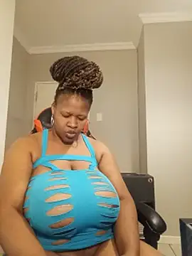 bustylisa1983 webcam