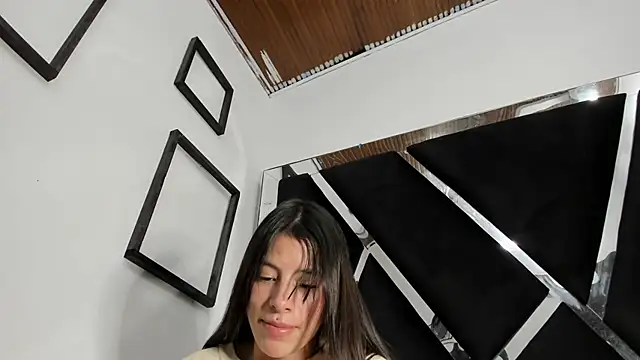 Sasha_Petitte webcam
