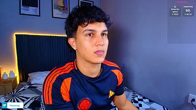 Leo_Savage_ webcam