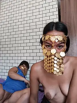 Luu-Lii777 live cam on StripChat