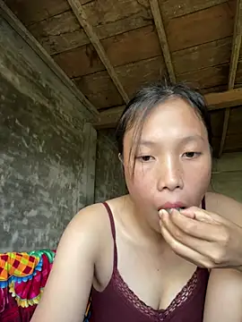 Glass-lyy live cam on StripChat