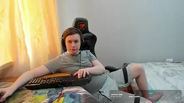 iliaskrislove live cam on StripChat