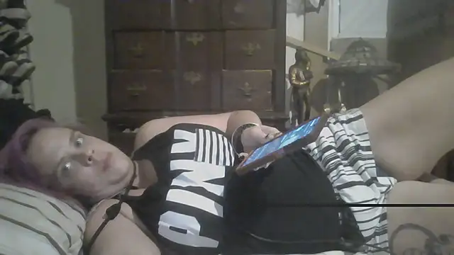 TWiSTYTheTwizted live cam on StripChat