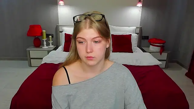 Stella_Light live cam on StripChat