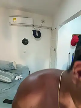 bigdick211292 live cam on StripChat