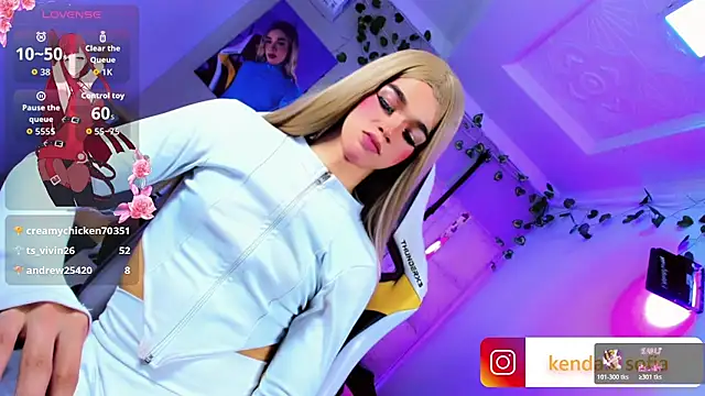 Sophiaa_doll_ webcam