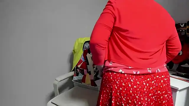 Adelewildx live cam on StripChat