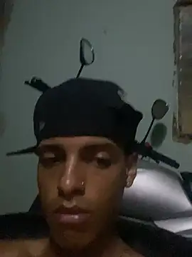 Aleexxx_2005 webcam