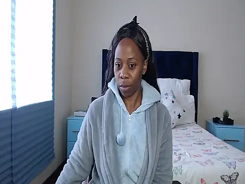 QUEENMANDYY