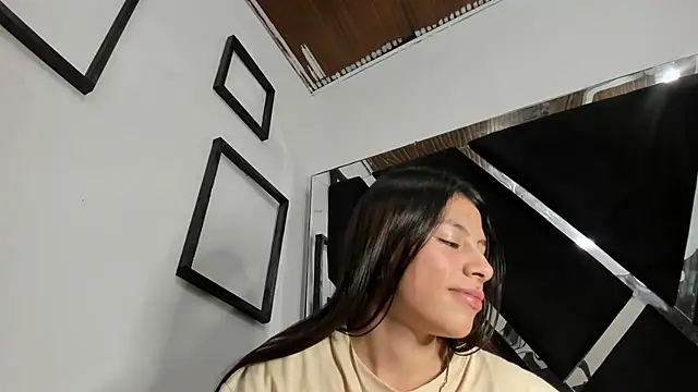 Sasha_Petitte webcam